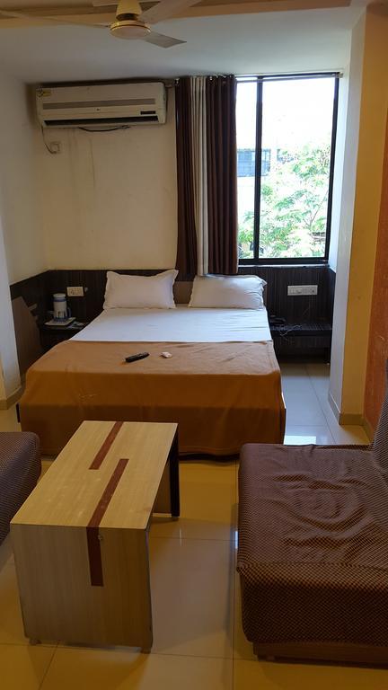 Hotel Relish Vadodara Luaran gambar