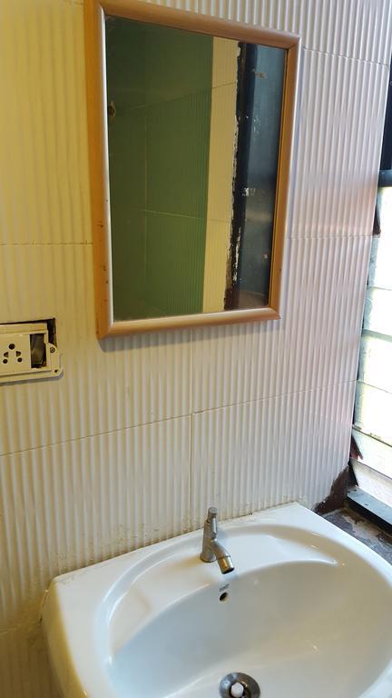 Hotel Relish Vadodara Luaran gambar