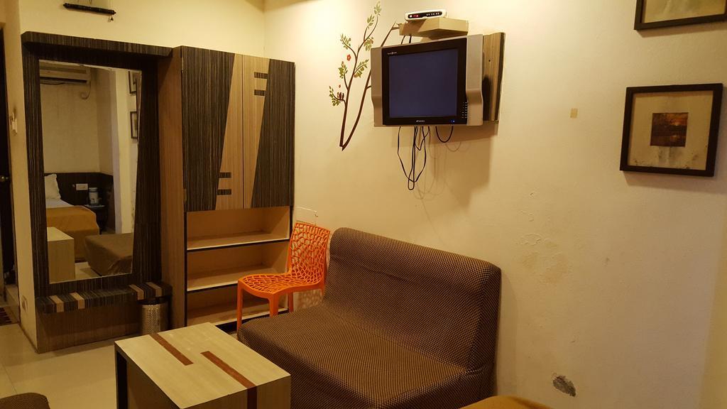 Hotel Relish Vadodara Luaran gambar
